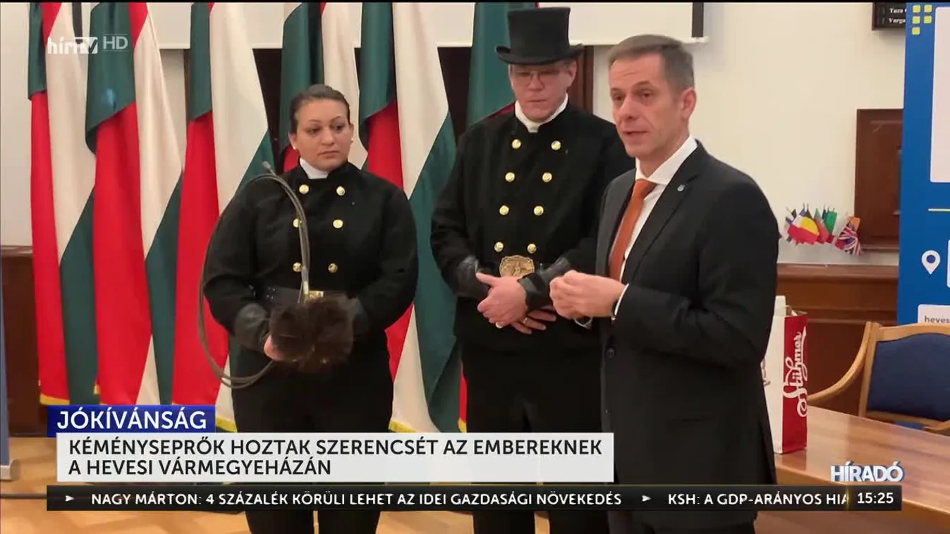 Kéményseprők hoztak szerencsét az embereknek a hevesi Vármegyeházán