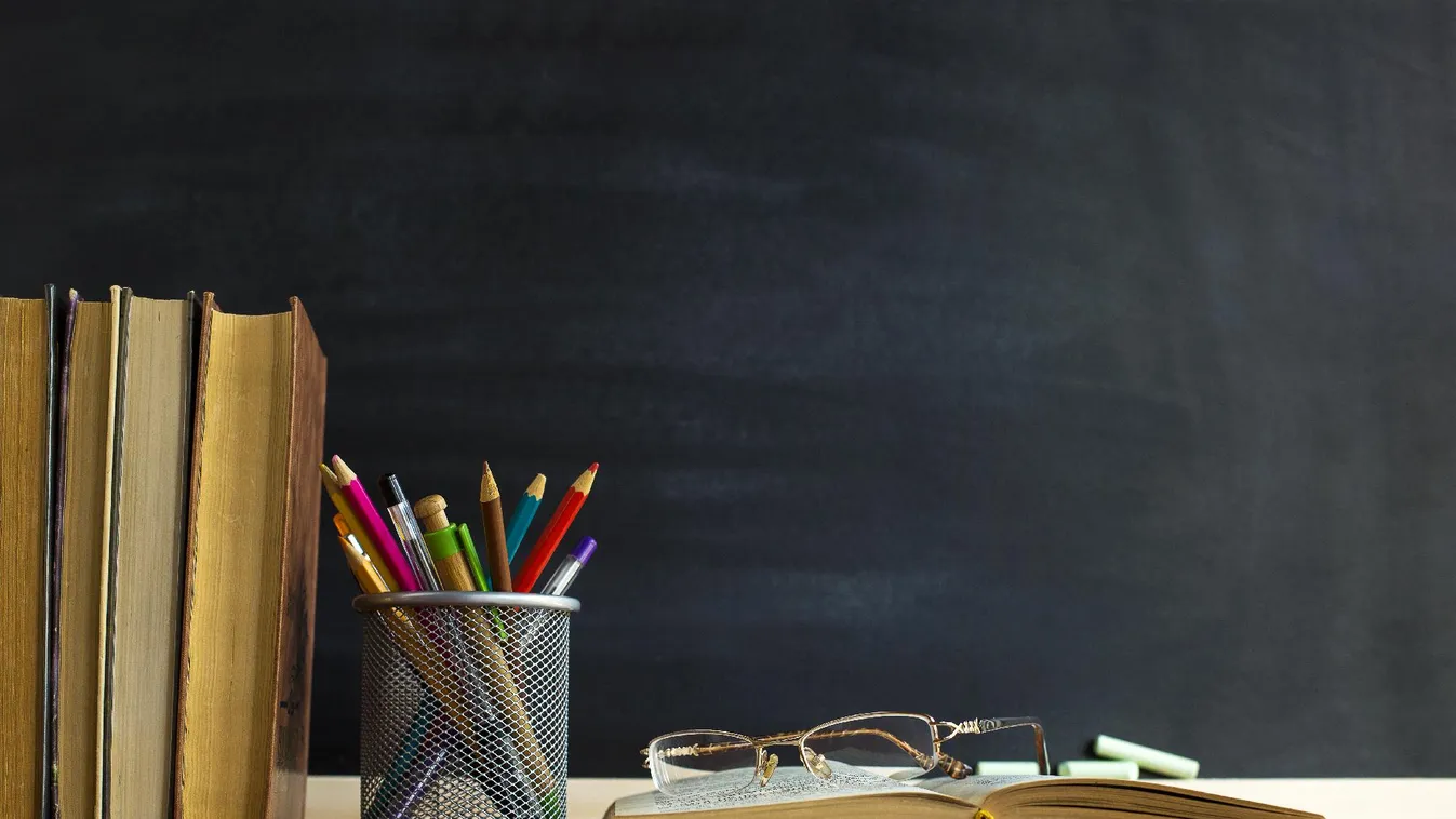 Tovább nő a tanárok és óvónők bére, megérkezett a brüsszeli garancia