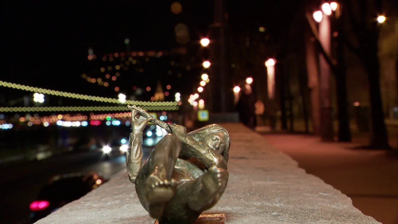 Radar - Szobrot avattak Török Ádám születésnapja alkalmából + videó