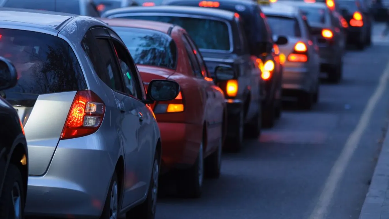 Több kilométeres a torlódás az M3-ason Hatvannál