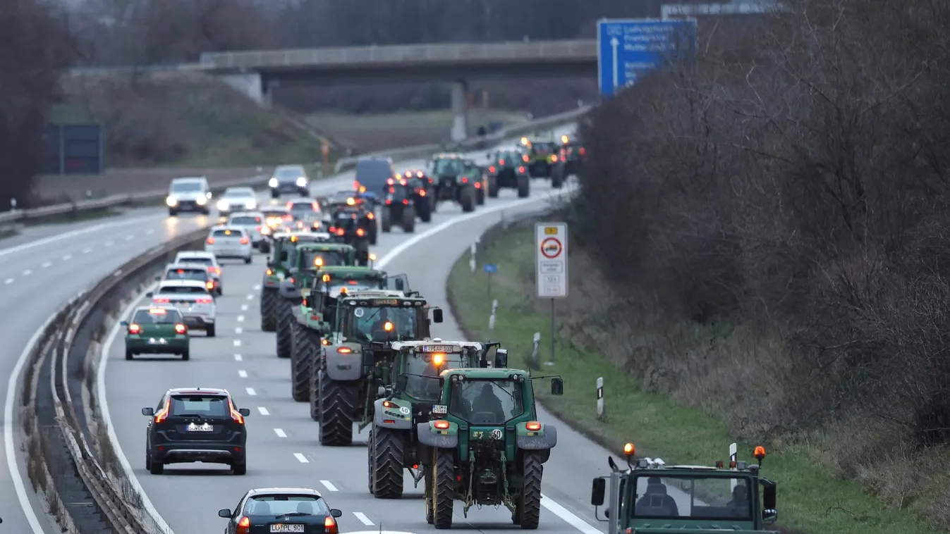 Teljesen megbénult Németország a gazdák és a mozdonyvezetők útlezárásai és sztrájkja miatt + videó