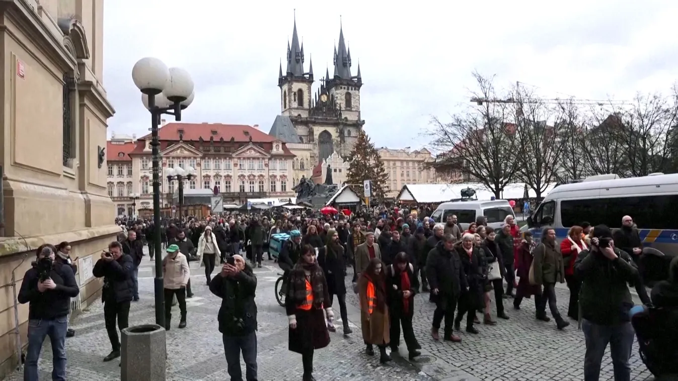 Diákok emlékeztek meg a prágai vérengzés áldozatairól