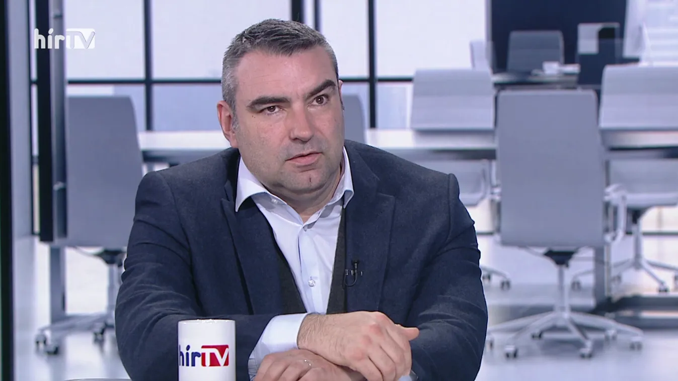 Vezércikk: Erőtlen demonstrációval igyekezett életben tartani  a tanártüntetéseket az Egységes Diákfront + videó