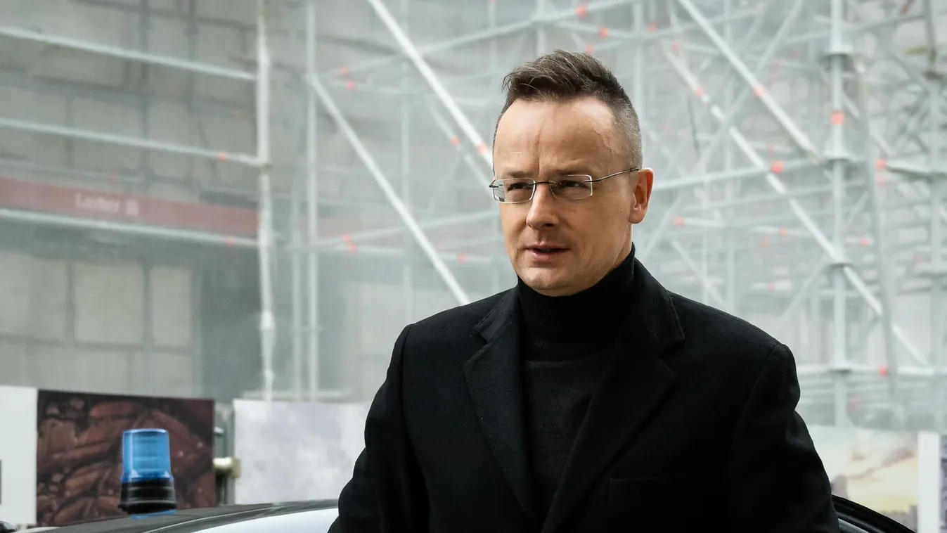 A Kárpátaljára készülő Szijjártó Péterért imádkoznak a győri bencés szerzetesek