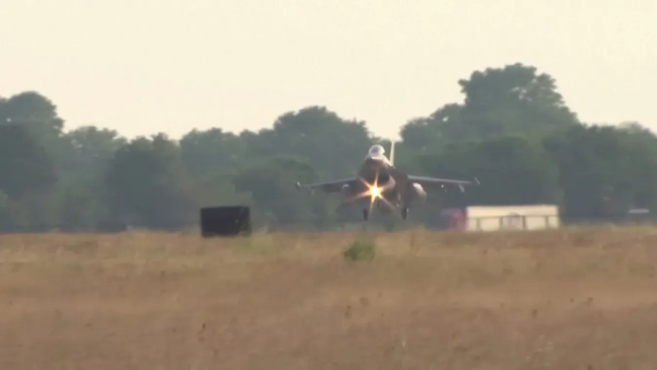 Több ország is segít az ukrán pilóták kiképzésében