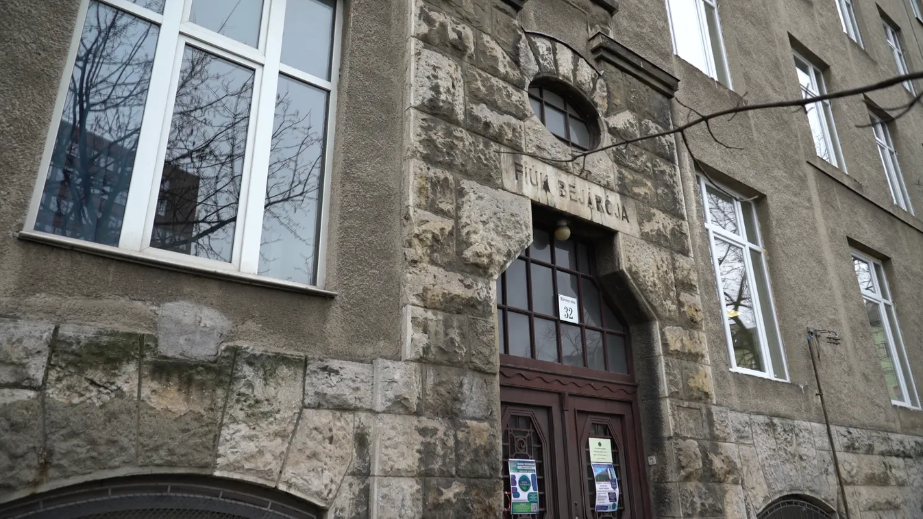 Lövöldözéssel fenyegetőzött majd tisztázta magát a középiskolás fiatal + videó