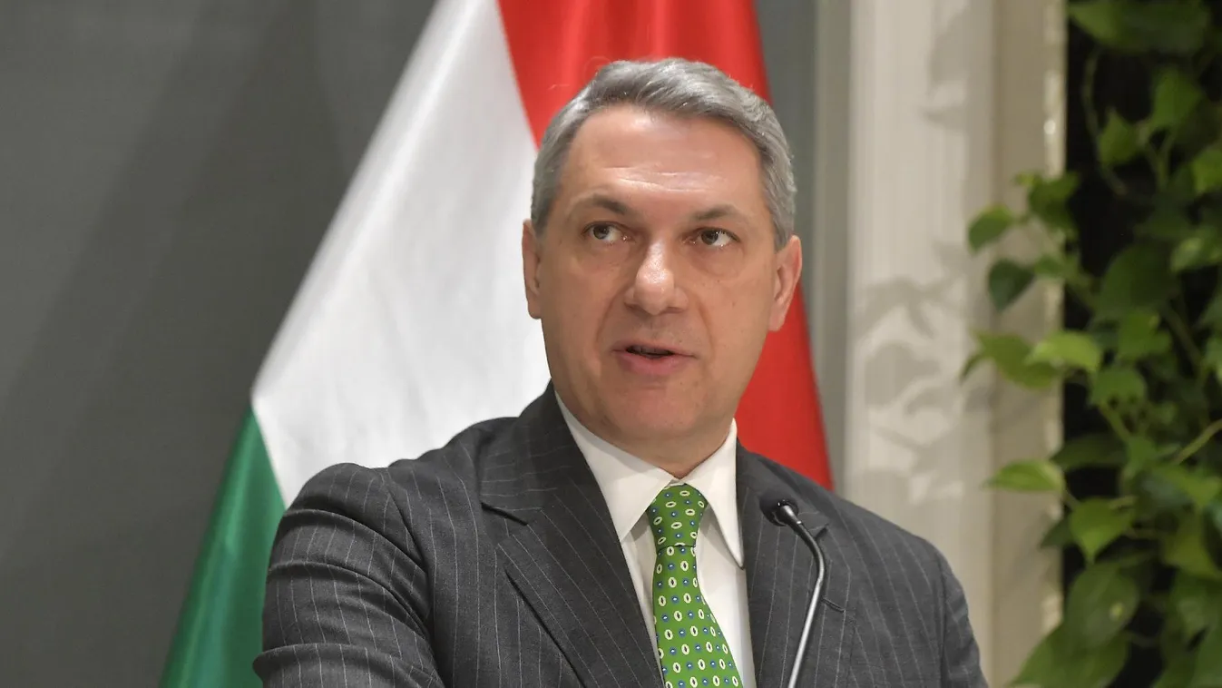 Lázár János dühös, hogy a bicskei pedofilügyet nem torolták meg kellőképpen