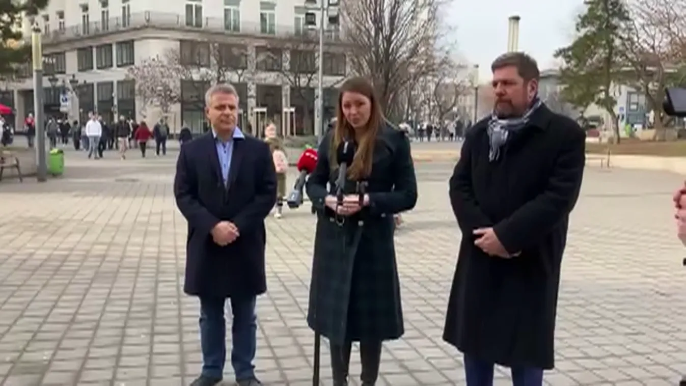 A Momentum beállt Juhász Péter mögé + videó