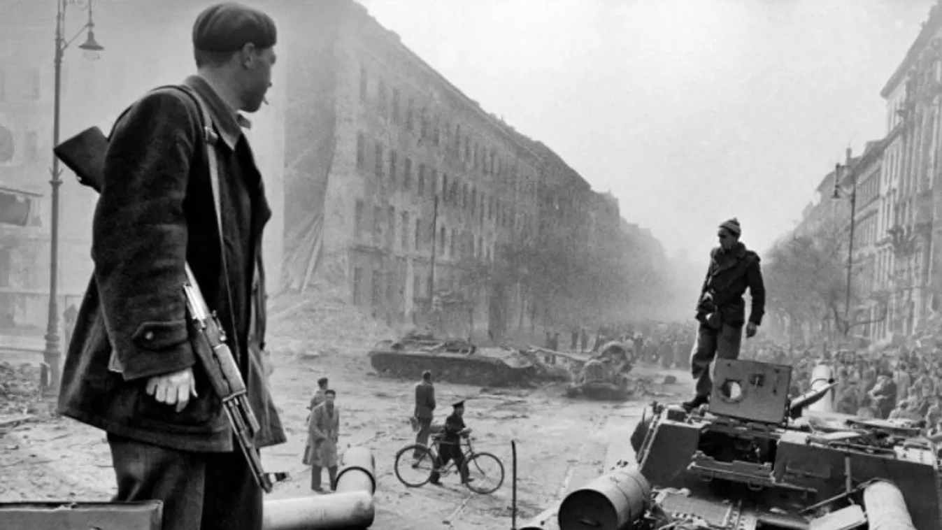 Új, online kiállításként is elérhetőek John Sadovy különleges fényképei az 1956-os magyar forradalom napjaiból