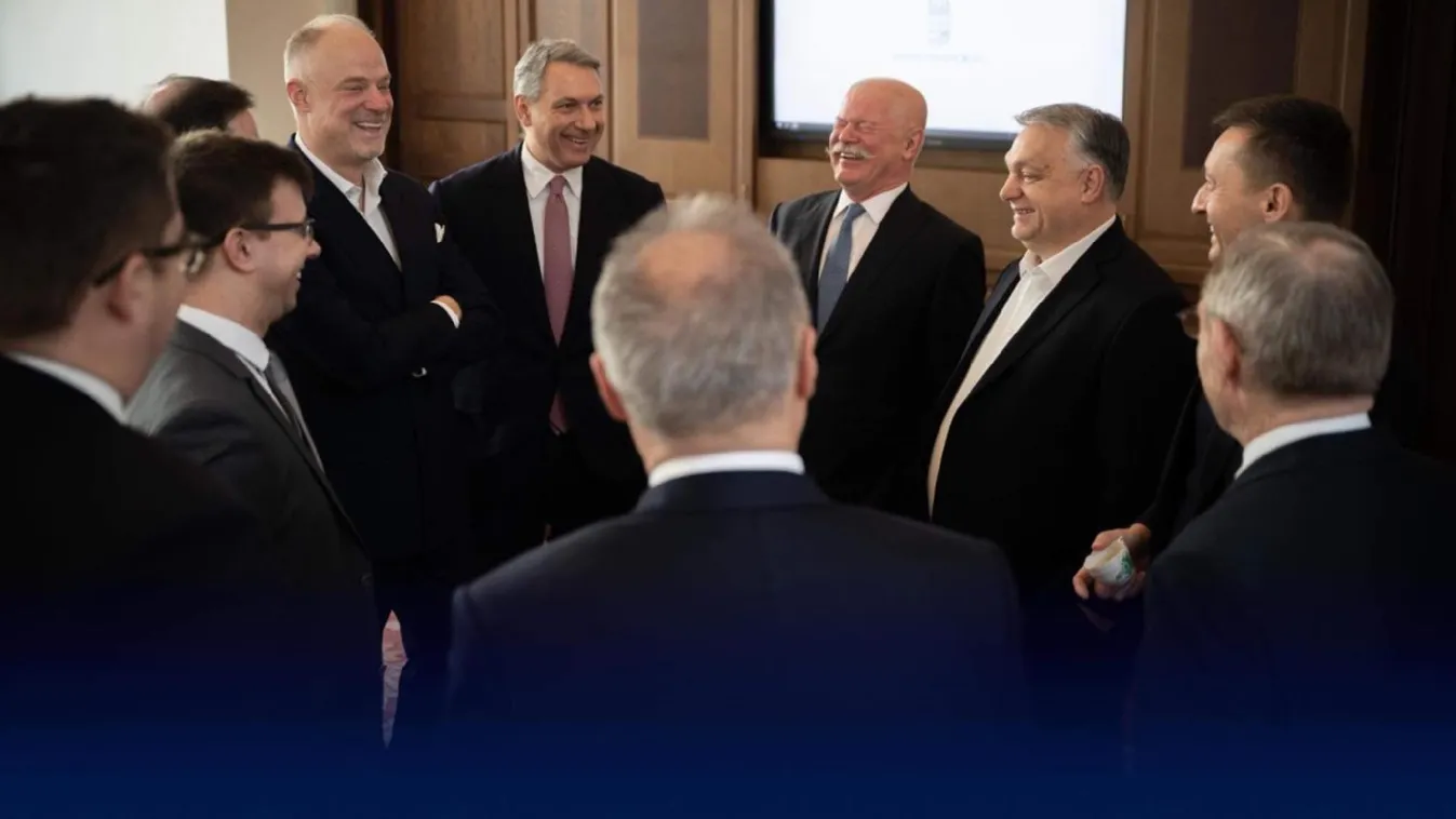 A Karmelitában kupaktanácsozik Orbán Viktor