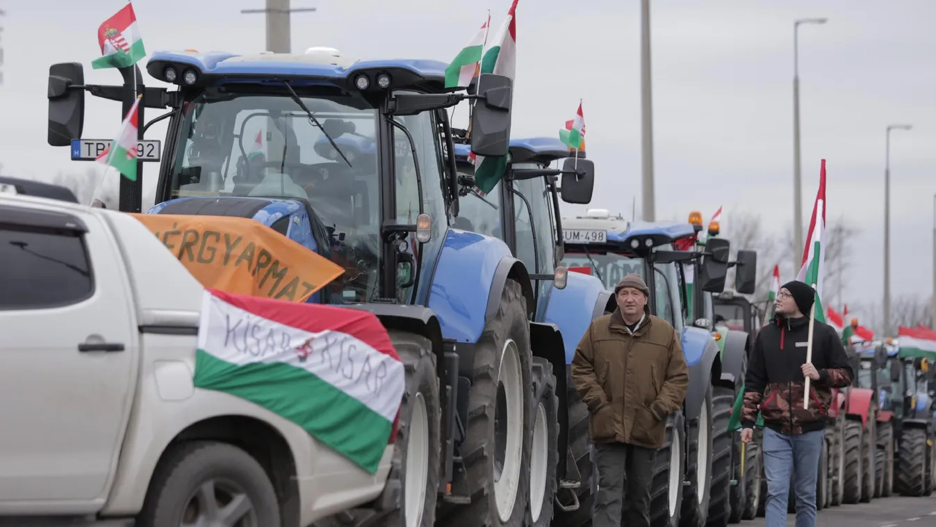 Ellepték a Záhony felé vezető utakat a traktorok + videó