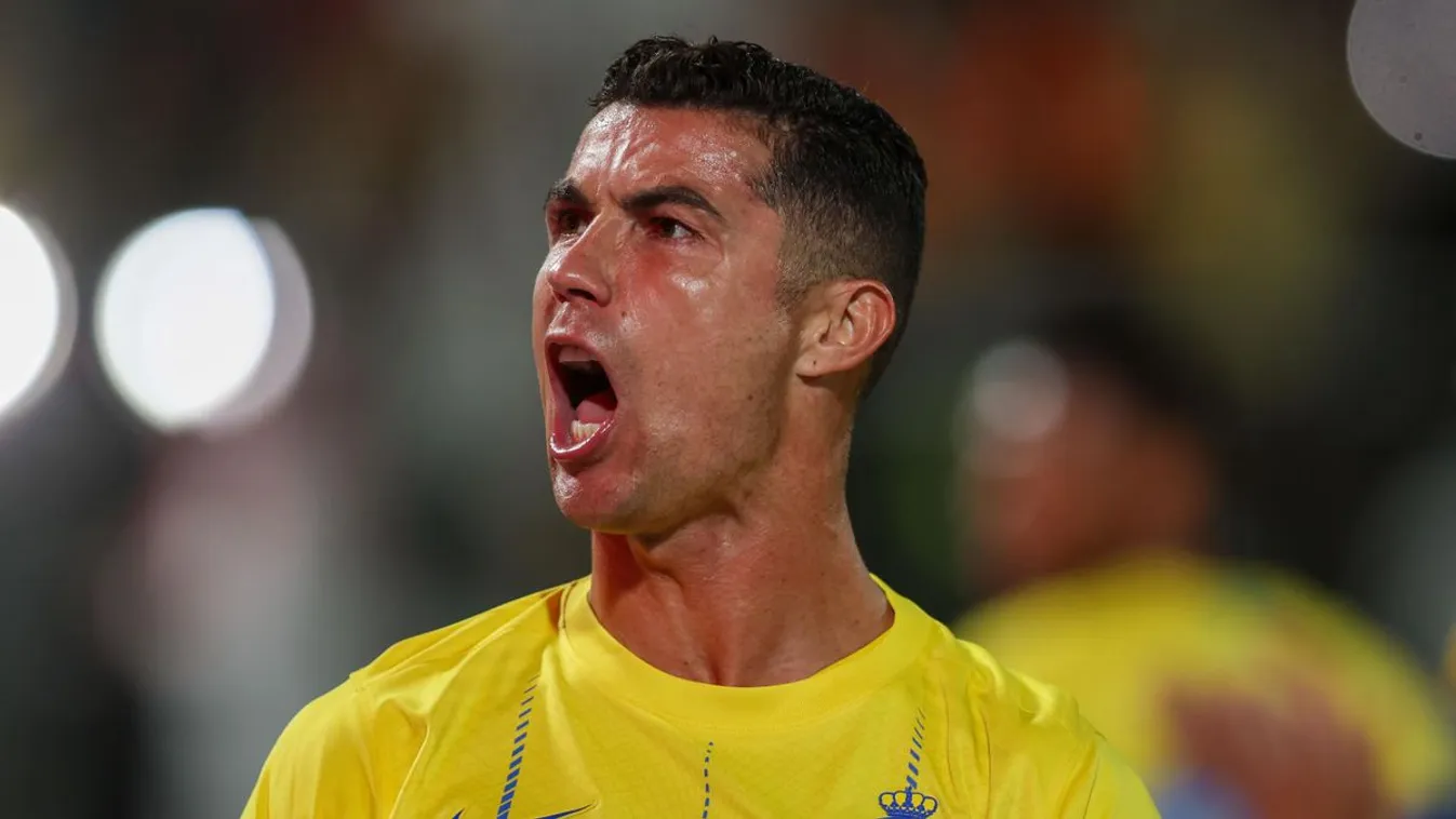 Obszcén gesztus miatt eltiltást kapott Cristiano Ronaldo