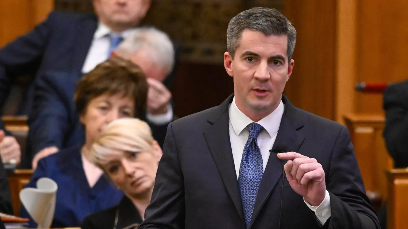 Kocsis Máté: Az ő emlékére nem álltak fel egy percre, és ezt én szégyellem + videó