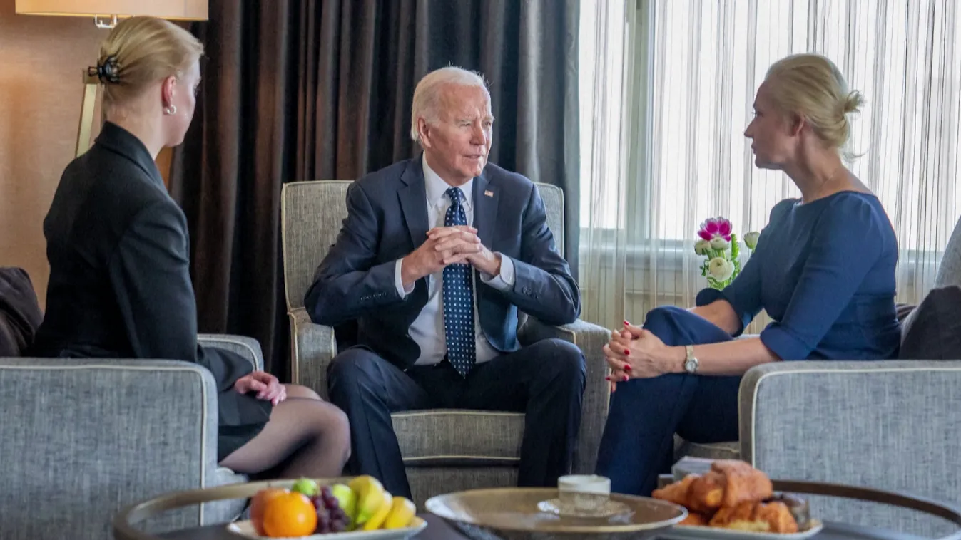 Az amerikai elnök az orosz ellenzéki politikus özvegyével találkozott + videó