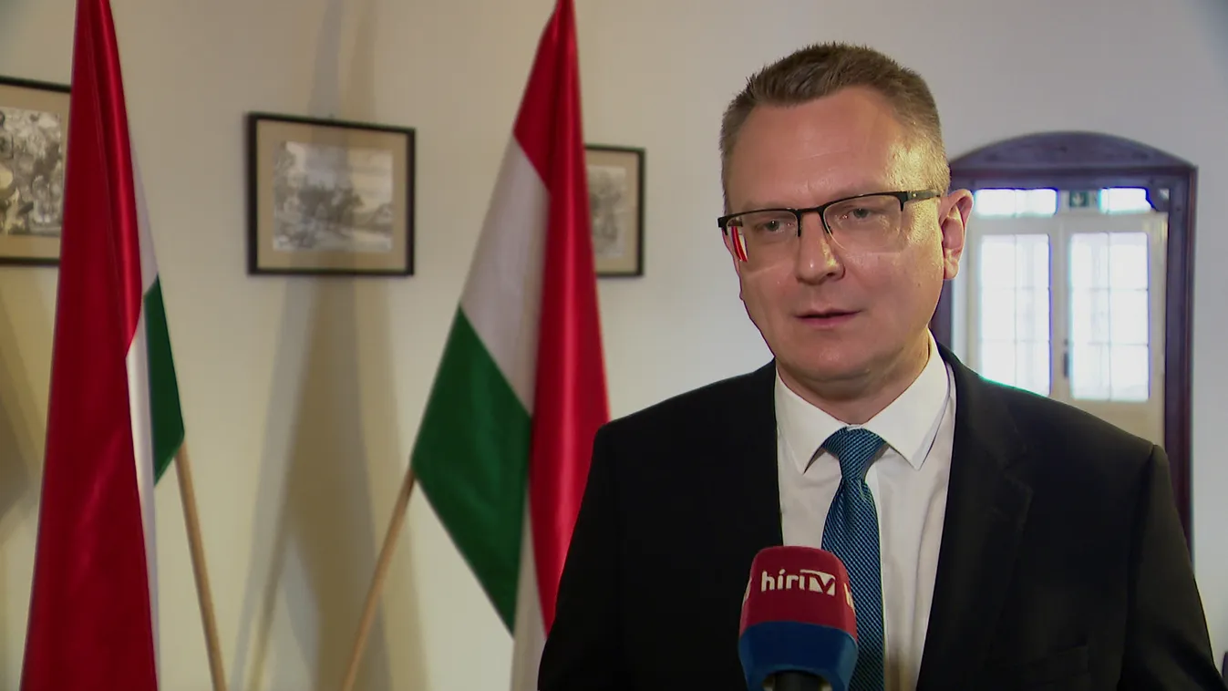 Rétvári Bence: nagy léptékű pedagógusbér-emelés zajlik