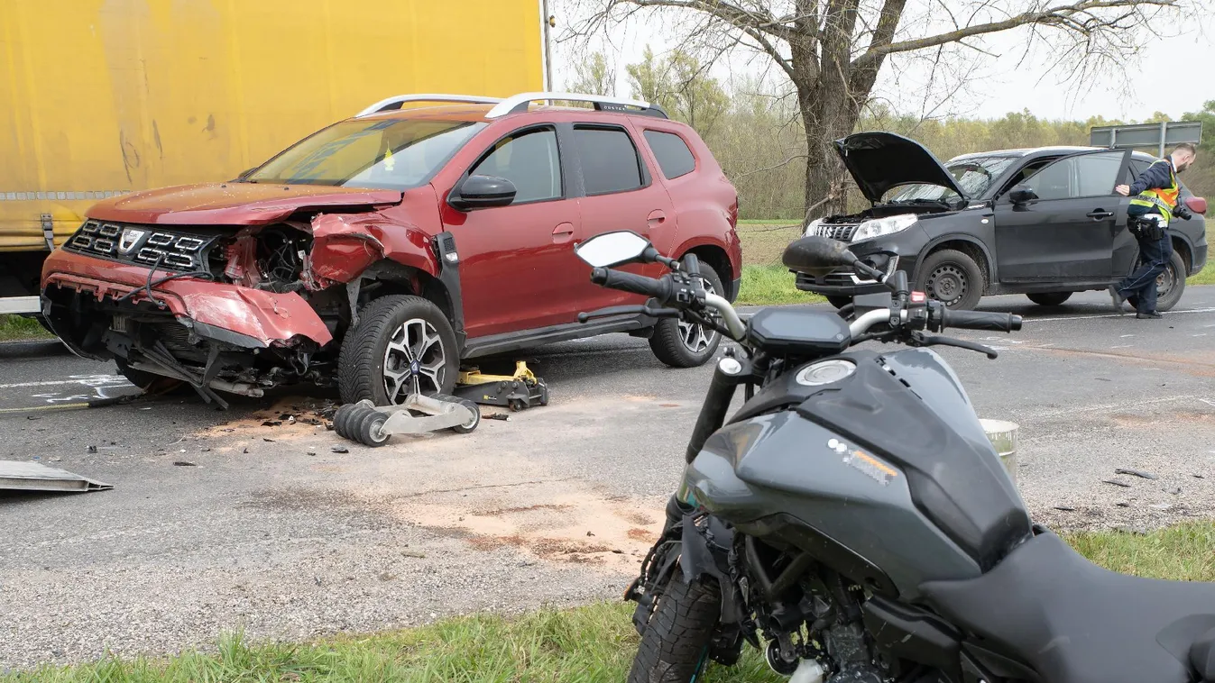 Súlyos baleset történt az 1-es főúton Győrszentivánnál