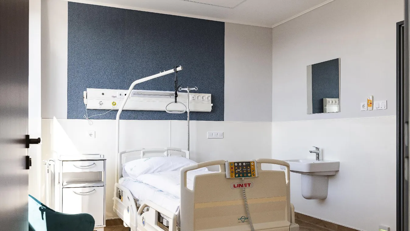 Átadták a nyíregyházi kórház felújított hotelrészlegét