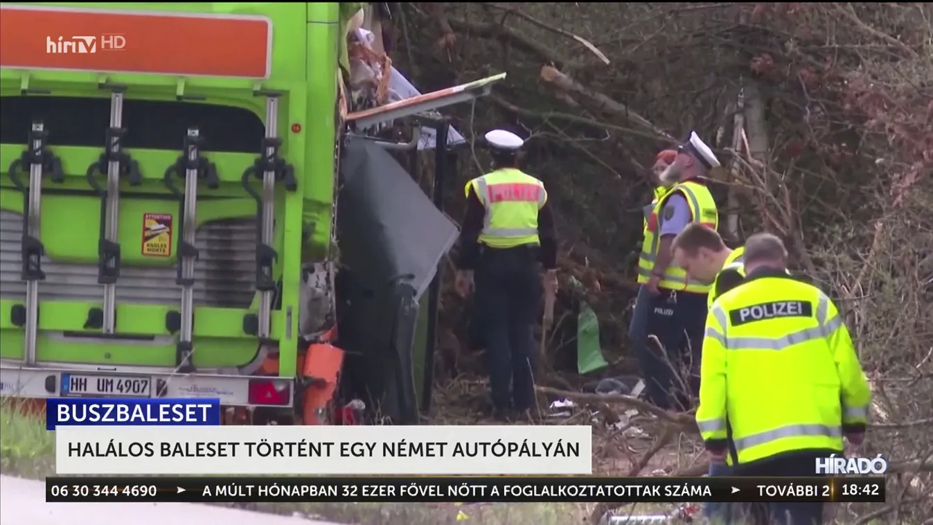 Felborult egy busz a német autópályán, többen meghaltak