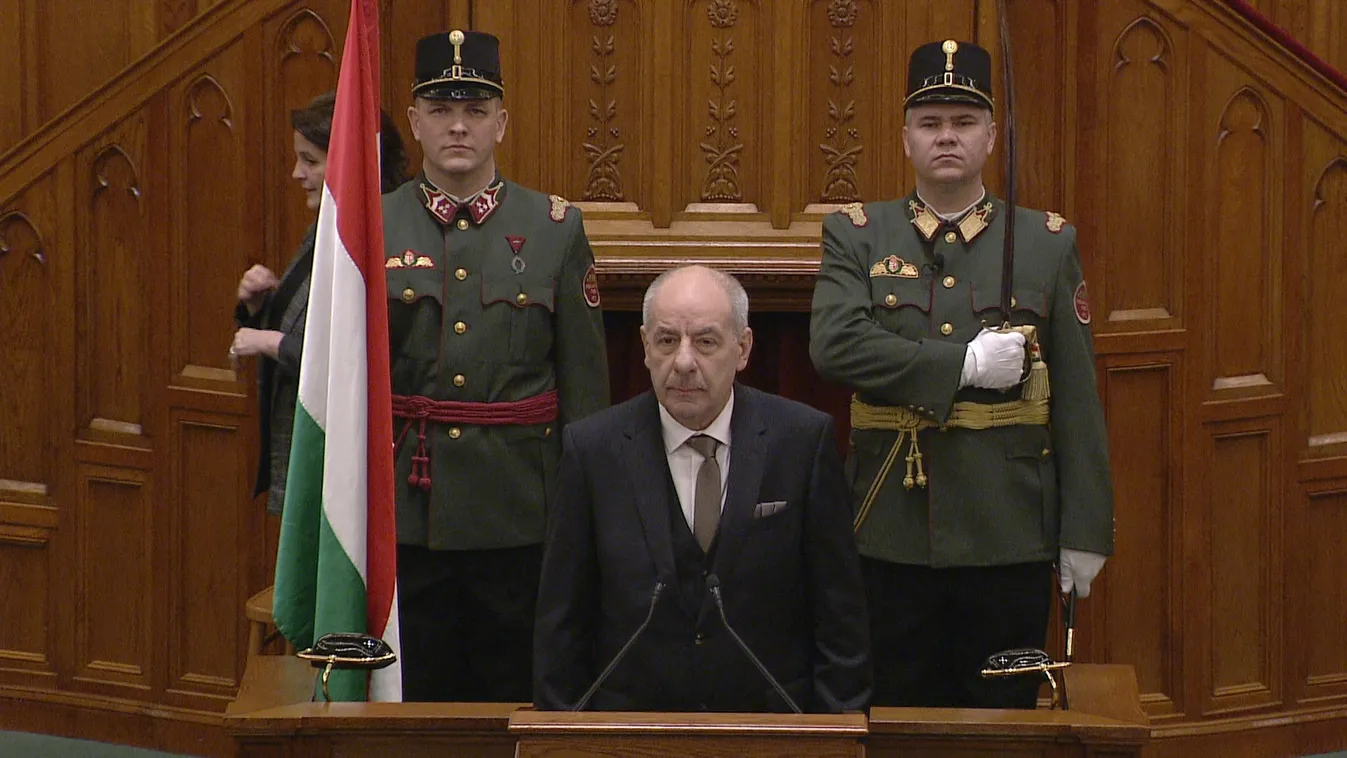 Hivatalba lépett Sulyok Tamás + videó