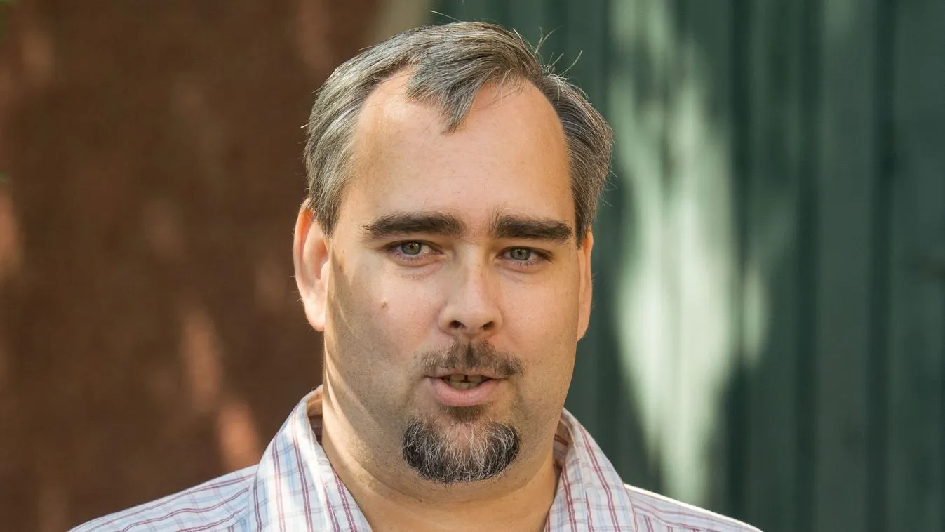 A gyanúsítások az óbudai önkormányzattal kötött fiktív szerződésekről és kenőpénzekről szólnak