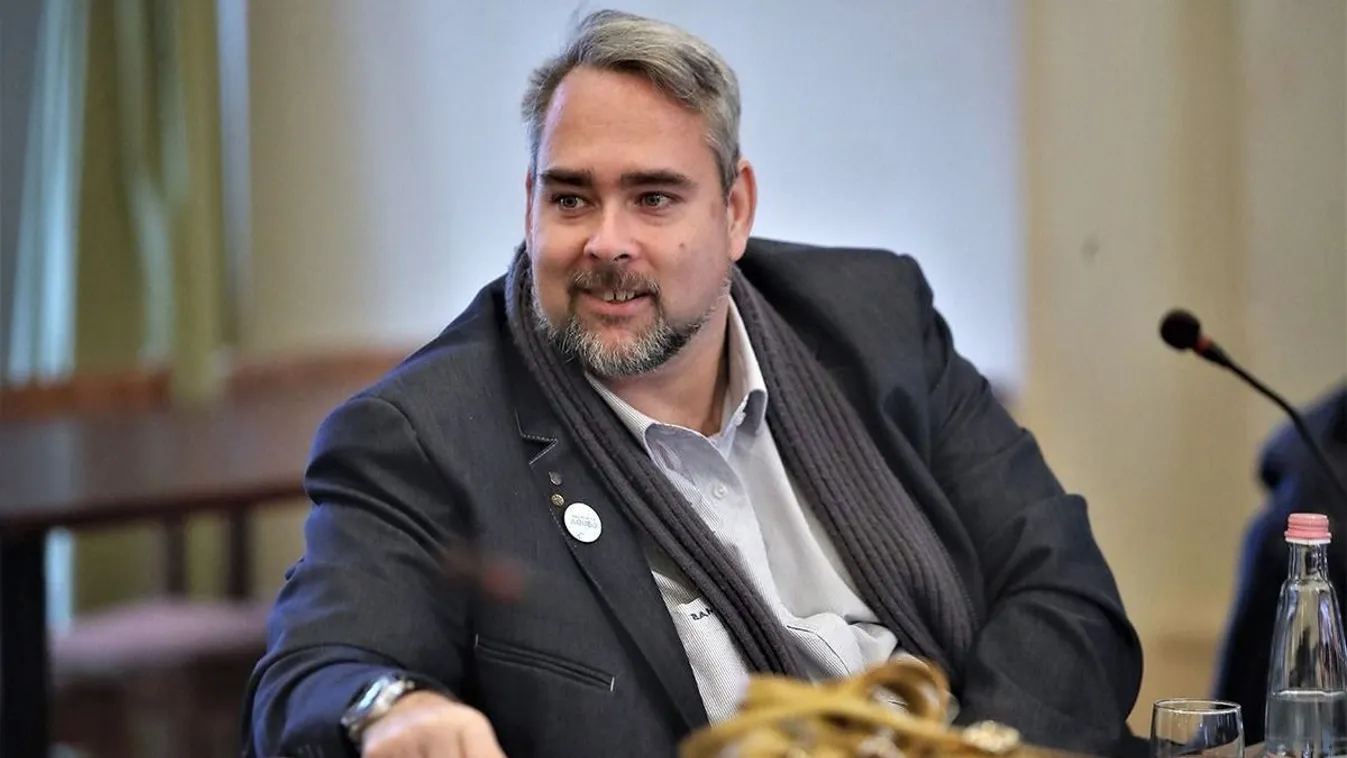 Börtönben marad az óbudai korrupciós botrány három gyanúsítottja