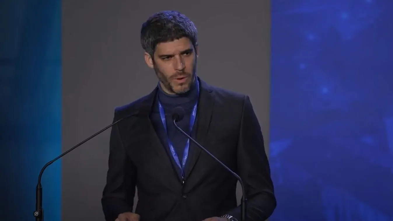 Korányiék a CNN és az NBC News vezetőit is irányíthatták