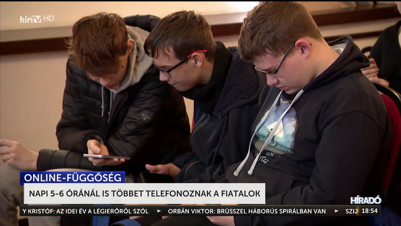 Napi 5-6 óránál is több időt töltenek telefonjainkkal a fiatalok + videó