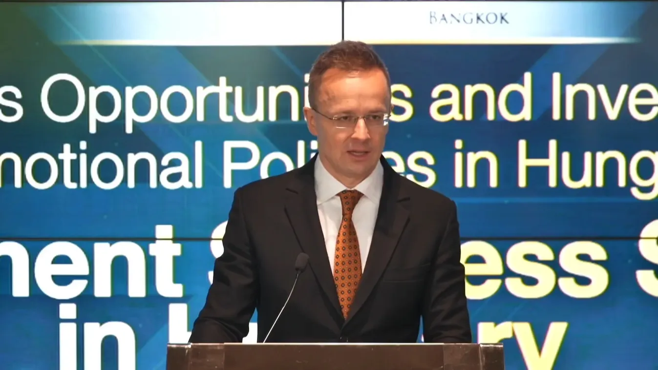 Szijjártó Péter: a kormány nem kockázatként, hanem lehetőségként tekint a kelet-nyugati együttműködésre + videó