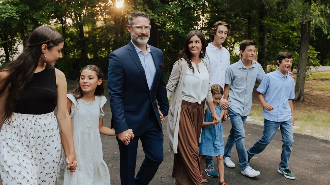 Szenátor baptista lelkész és showman szólalkozott össze a pornográfia okán