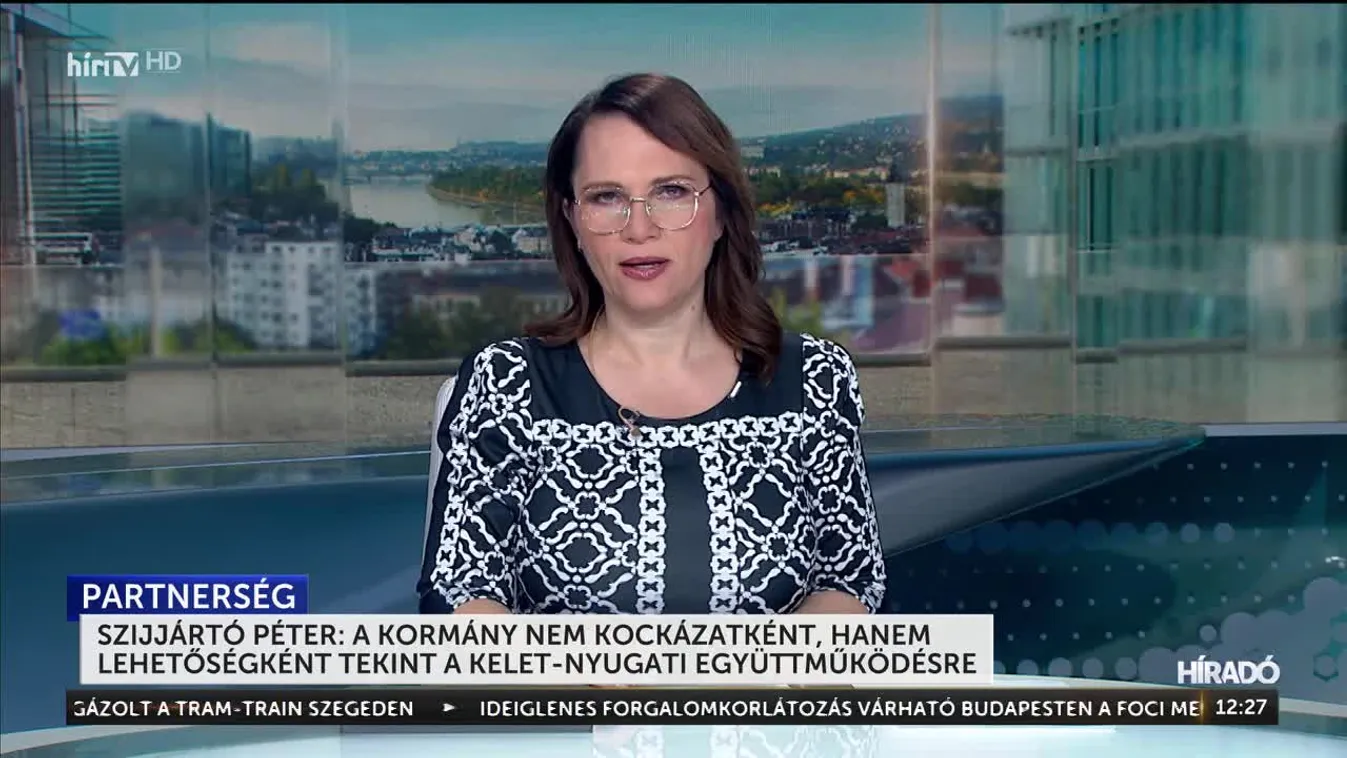 Szijjártó Péter: a kormány nem kockázatként, hanem lehetőségként tekint a kelet-nyugati együttműködésre