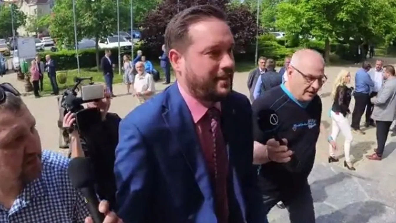 A hídpénzbotrányról kérdezték, majd lehülyézte az újságírókat Déri Tibor + videó