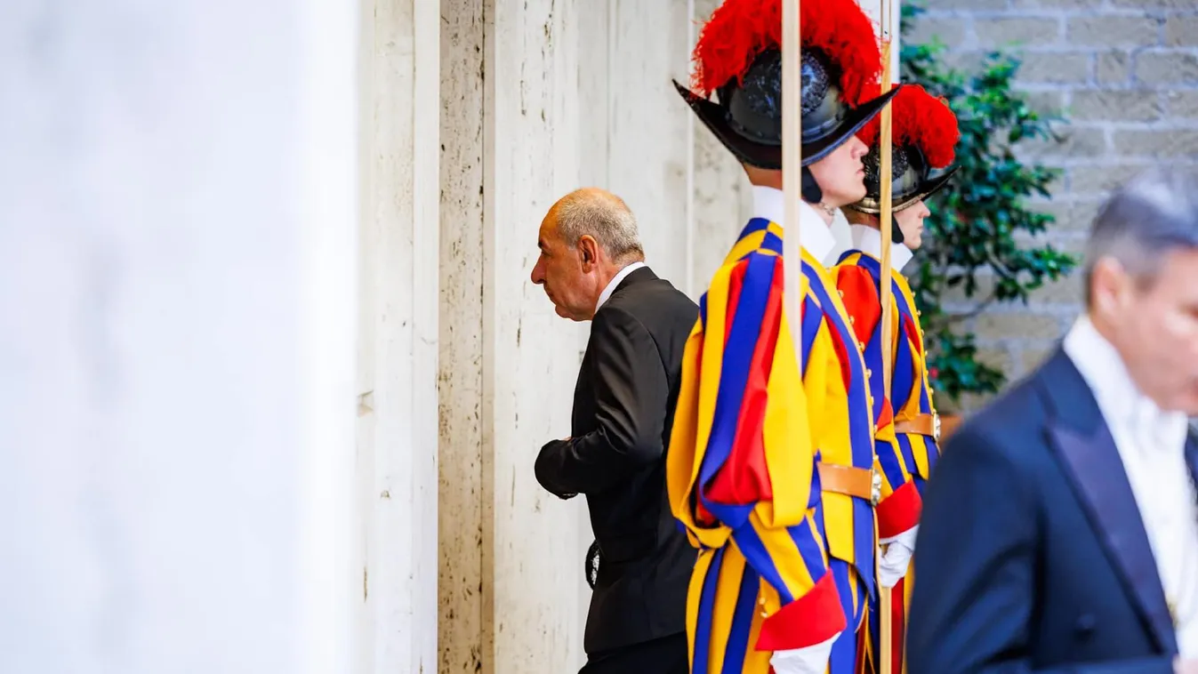 Ferenc pápánál tett látogatást Sulyok Tamás köztársasági elnök