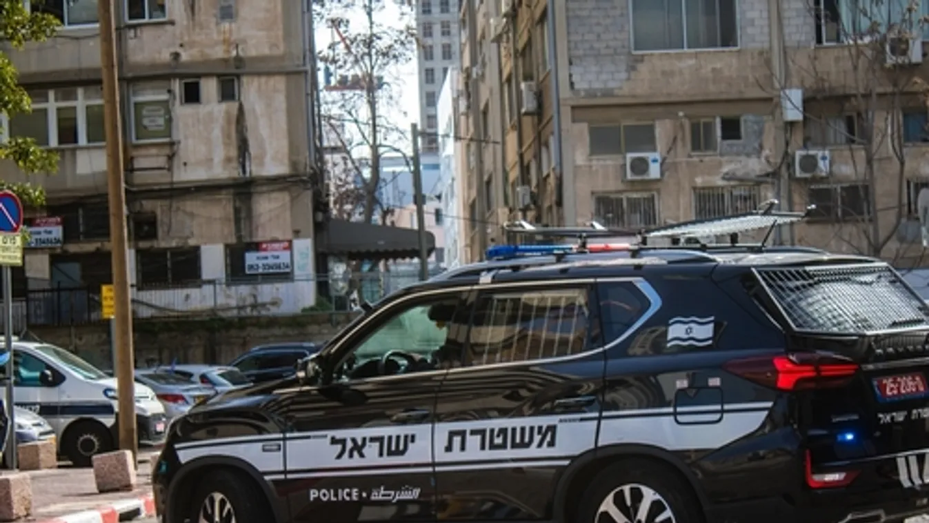 Egy fiatal arab férfi autóval elütött négy rendőrt és késsel támadt továbbiakra Izraelben