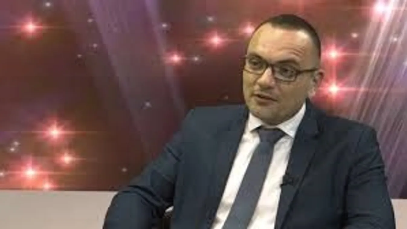 A DK bepereli a szigetszentmiklósi polgármestert, mert szerintük hazudott a mai tüntetésen