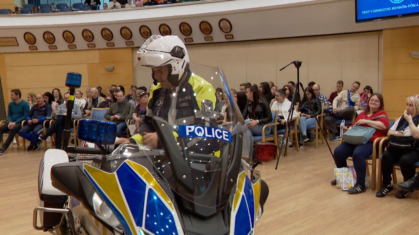 Nyílt napot tartott a rendőrség, hogy közelebbről  megismerhessék a munkájukat + videó