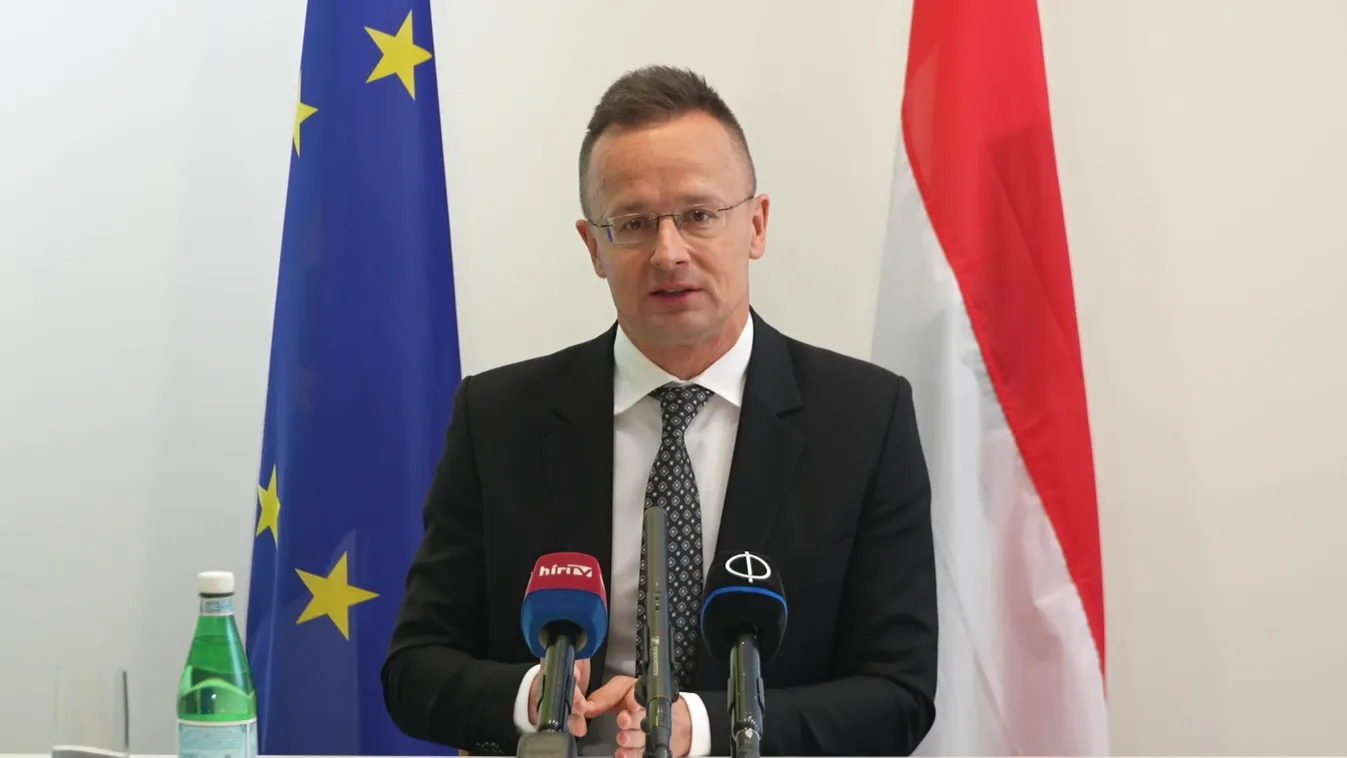 Szijjártó Péter: A diplomáciának kell átvennie a fegyverszállítások helyét