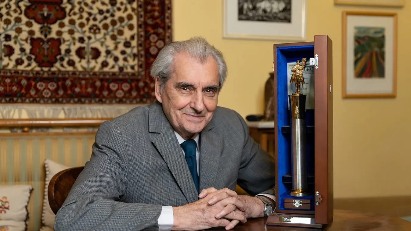 Csikos Sándort választották a nemzet színészének