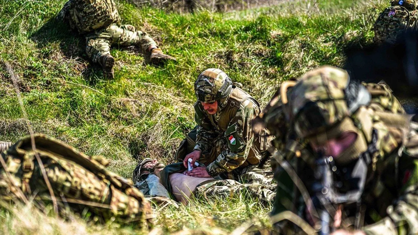 Frontális támadást gyakoroltak a tatai dandár újonc katonái + videó