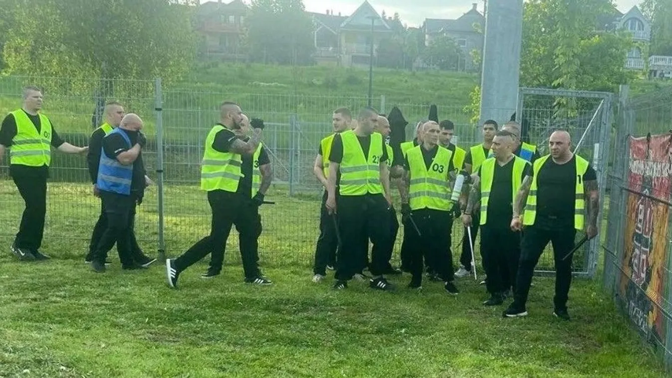 „Valaki gyerekkel menekül a stadionból” – videón az utóbbi évek egyik legnagyobb nézőtéri botránya