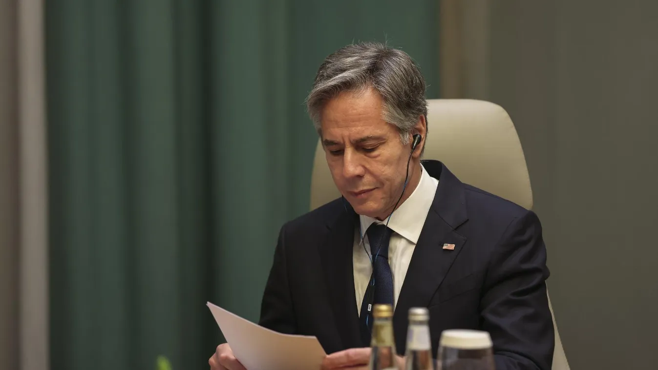 Izrael és a Hamász közötti tűzszünetről egyeztet Blinken