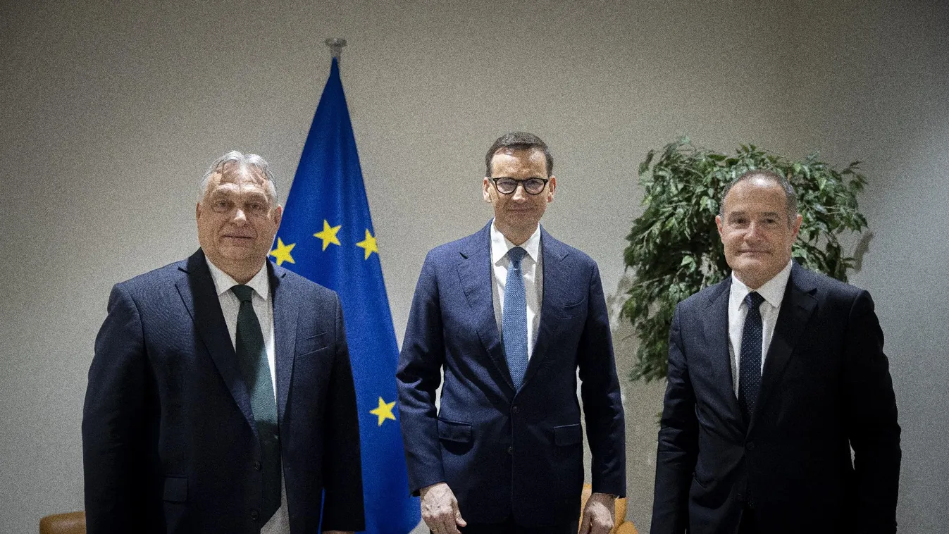 Orbán Viktor az Európai Parlament brüsszeli épületében tárgyalt