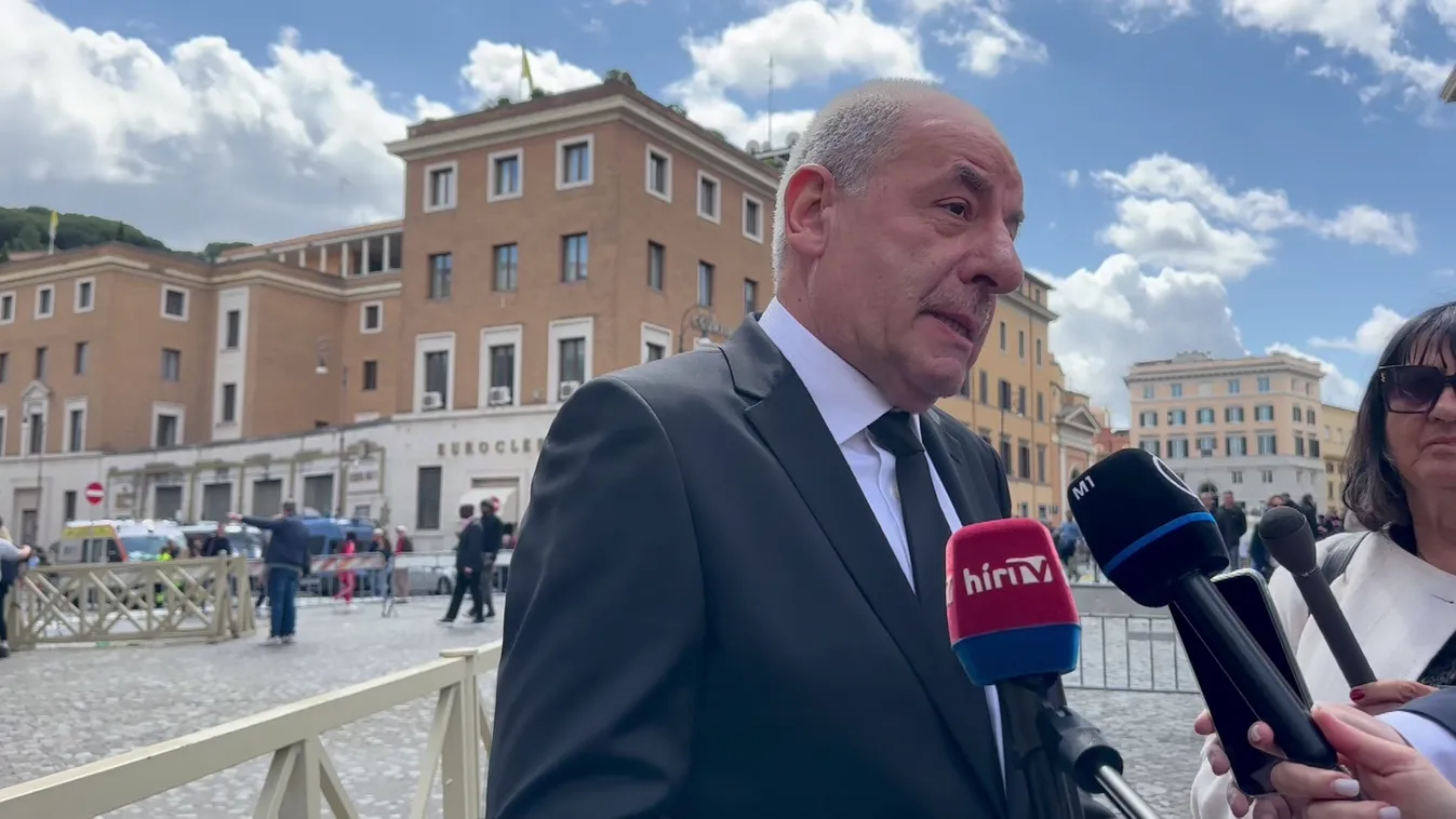 Ferenc pápánál tett látogatást Sulyok Tamás államfő + videó