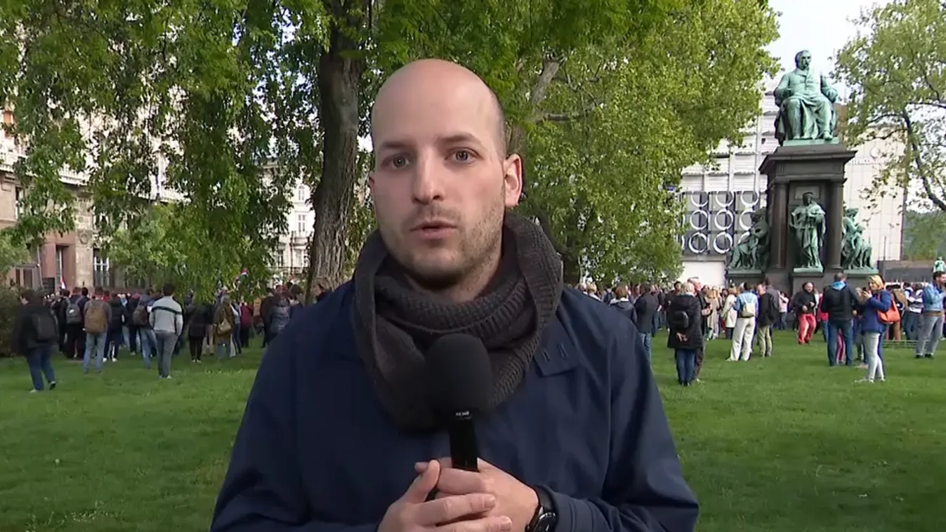 Gyermekvédelmi tüntetésre hívta követőit Magyar Péter + videó