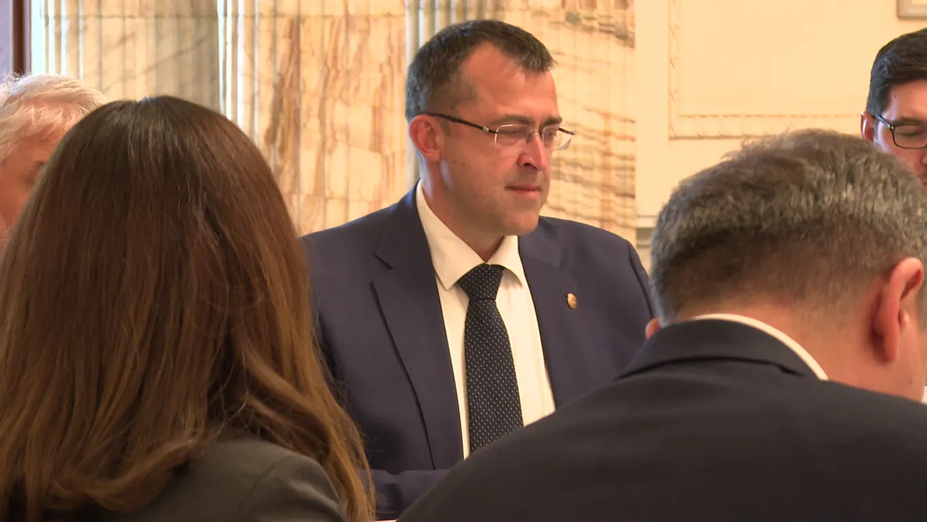 A magyar képviselők fokozott szigort kérnek + videó