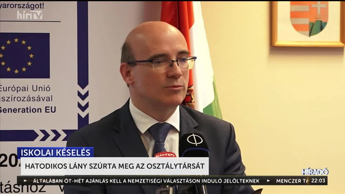 Hatodikos lány szúrta meg az osztálytársát + videó