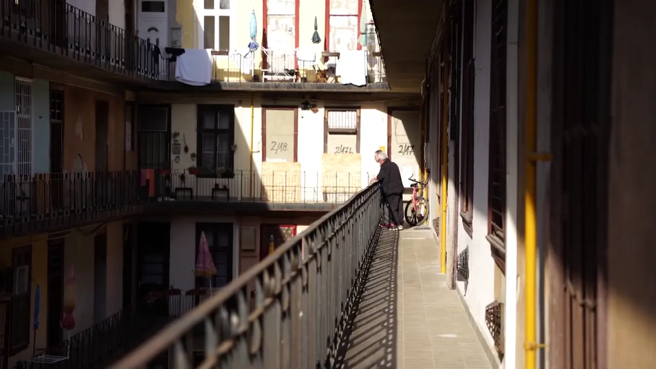 Így riogat Pikó András + videó