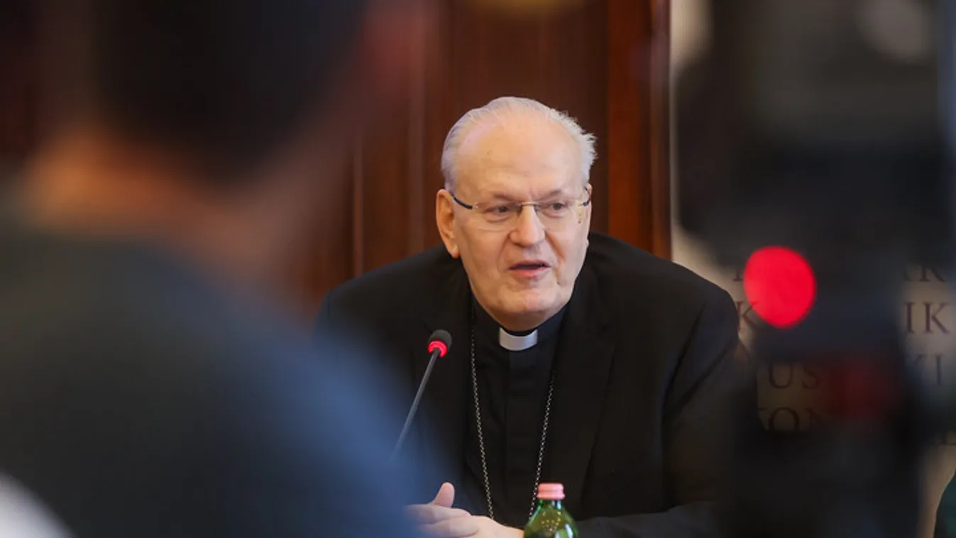 Megnyílt a Szent István-könyvhét