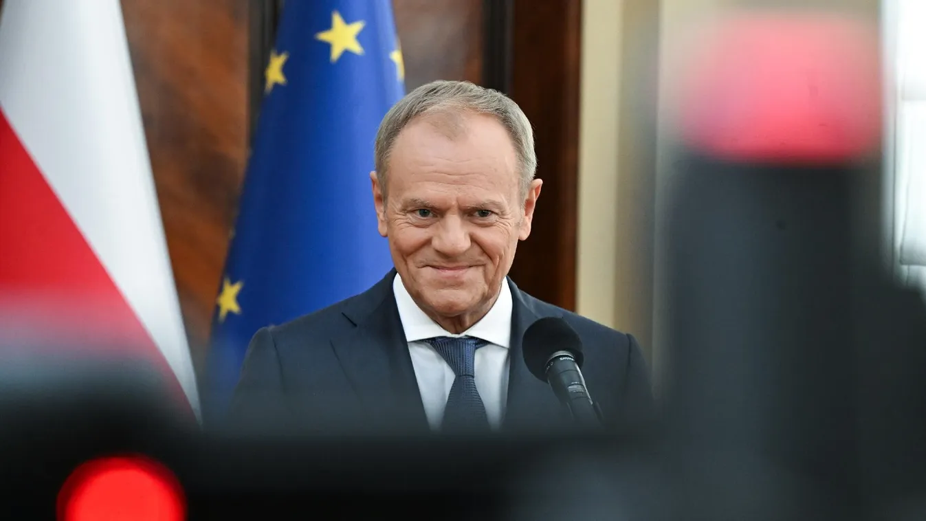 2,5 milliárd dolláros, "áthatolhatatlan és elrettentő" erődrendszert építtet Donald Tusk kormánya