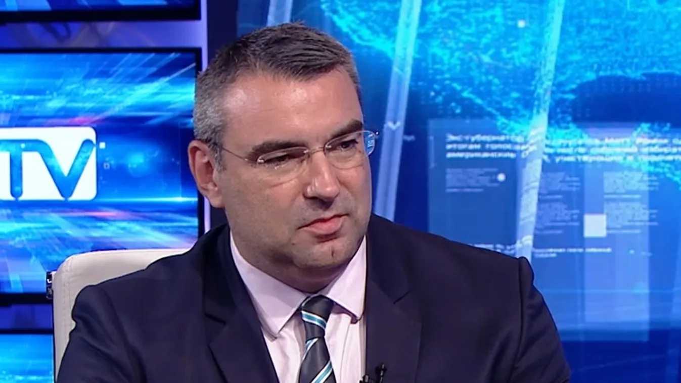 Orbán Viktor beszédet mond a Békemeneten + videó