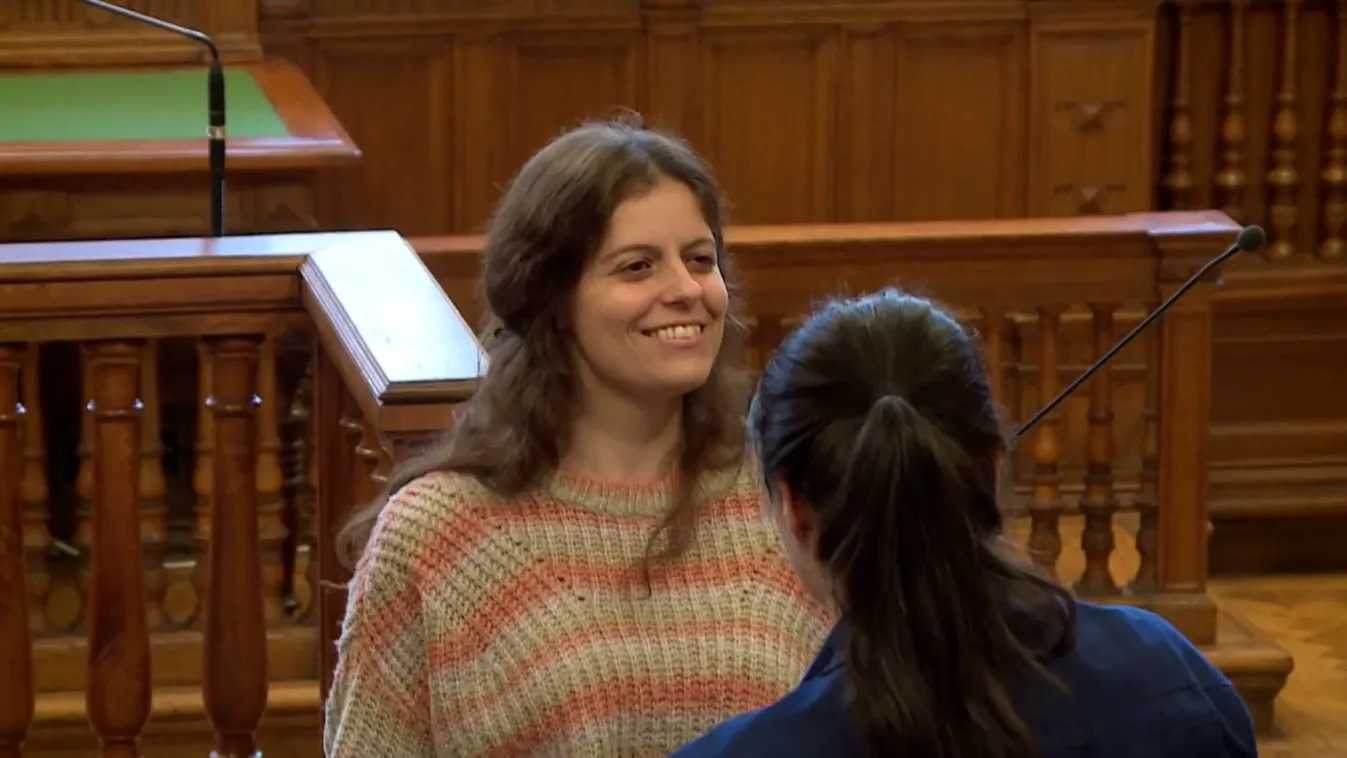 „Orbán nem tarthatja őt politikai túszként” - alaposan meglódult a baloldal fantáziája Ilaria Salis ügyében + videók